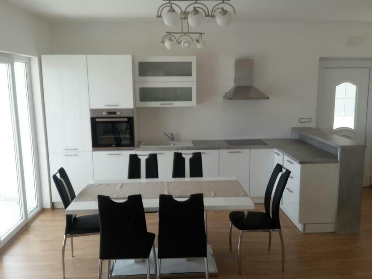 Apartman Mira- Omiš Eksteriør bilde