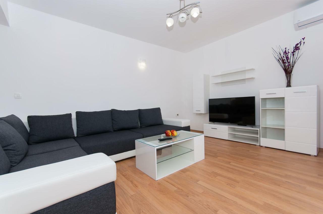Apartman Mira- Omiš Eksteriør bilde