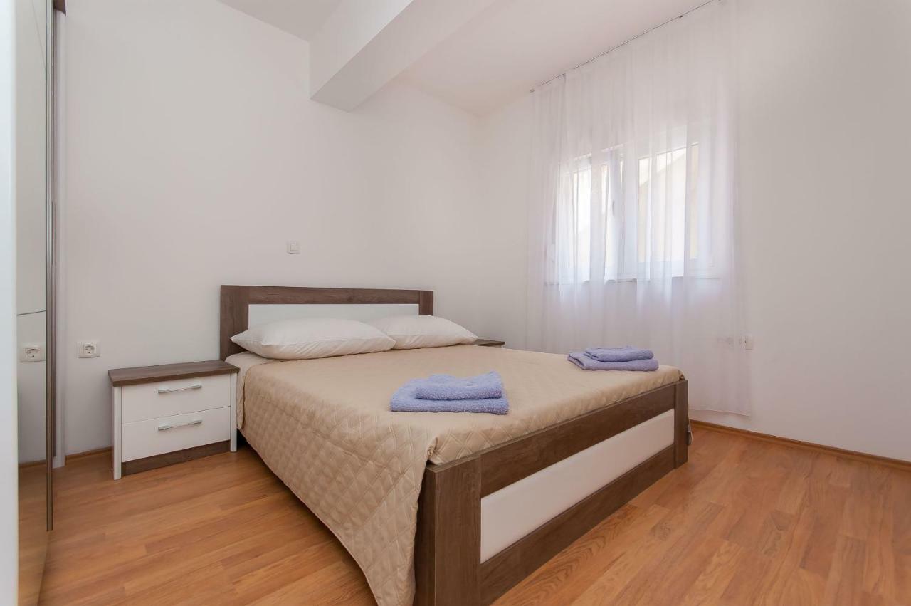 Apartman Mira- Omiš Eksteriør bilde